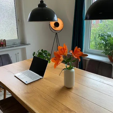 Light-flooded By The Sea With Fireplace Feriehus